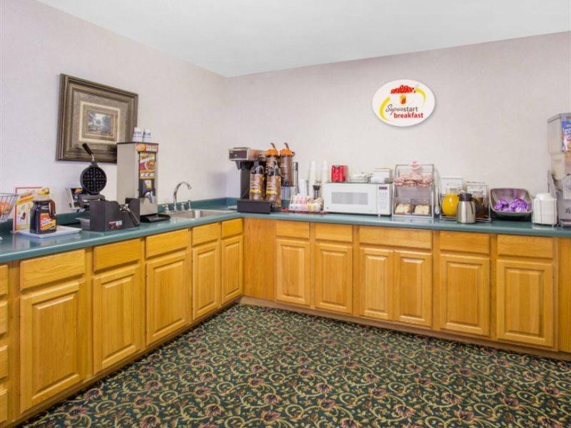 Burgundy Inn & Suites By Oyo El Paso Bagian luar foto