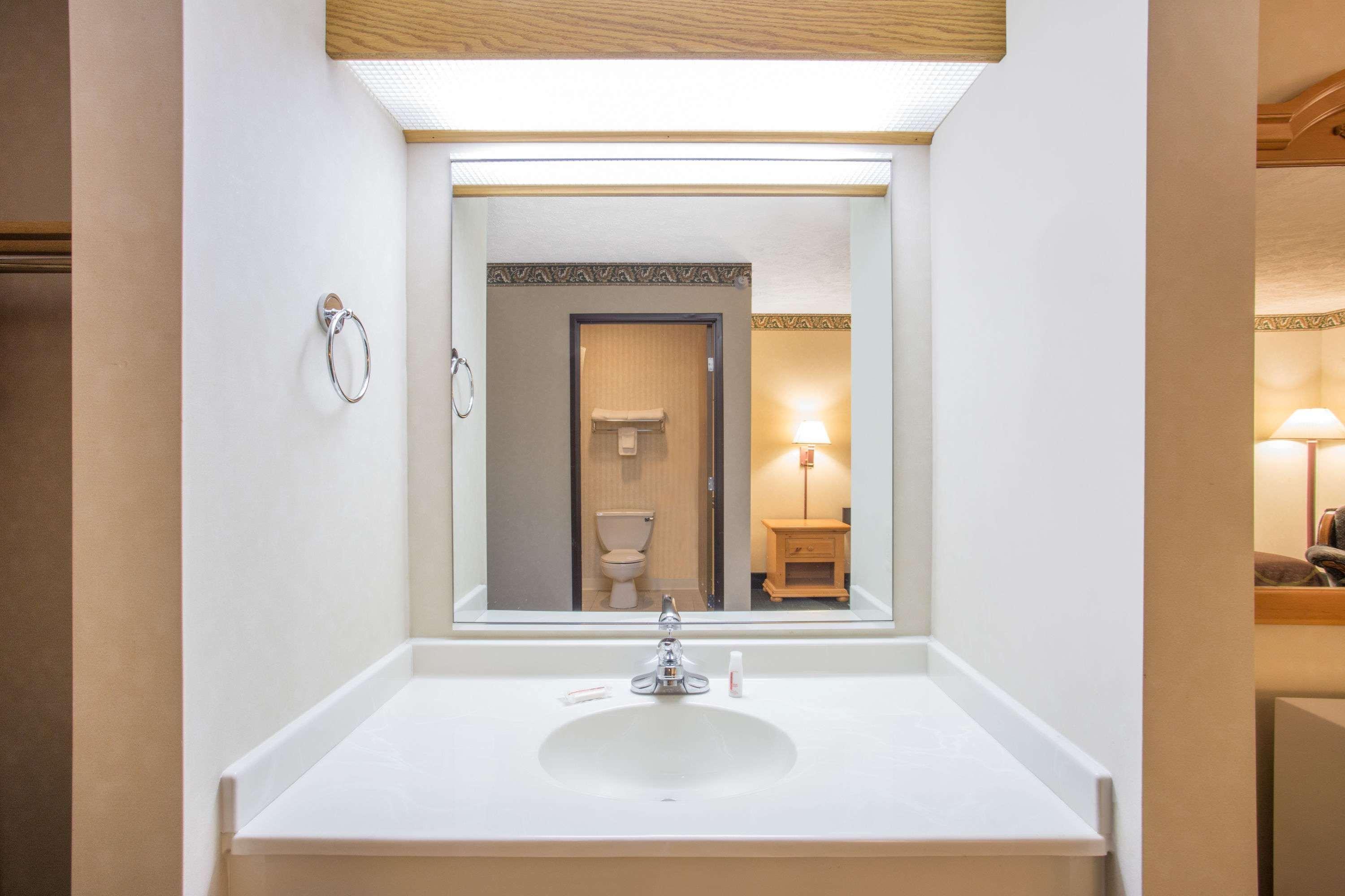 Burgundy Inn & Suites By Oyo El Paso Bagian luar foto