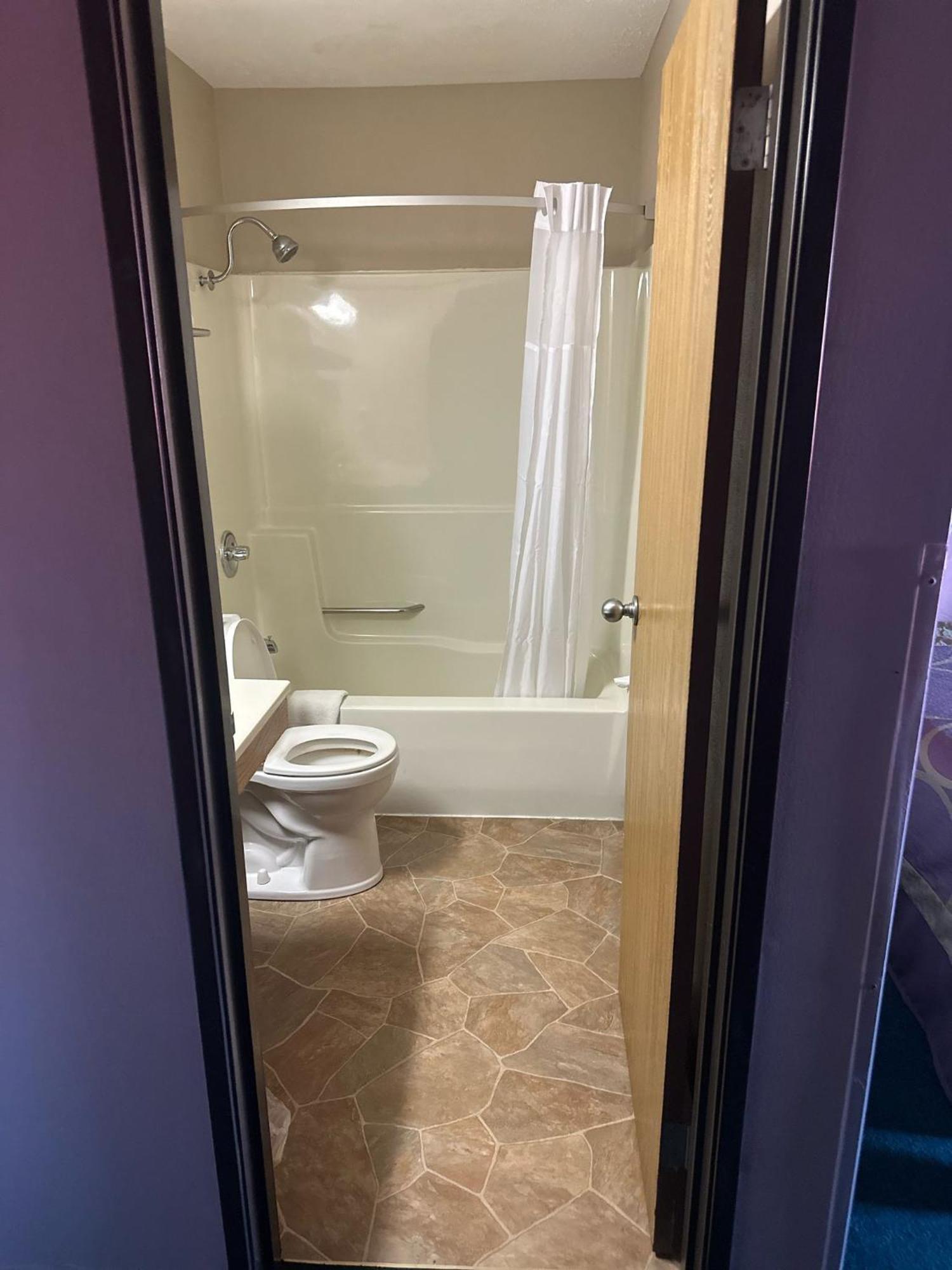 Burgundy Inn & Suites By Oyo El Paso Bagian luar foto