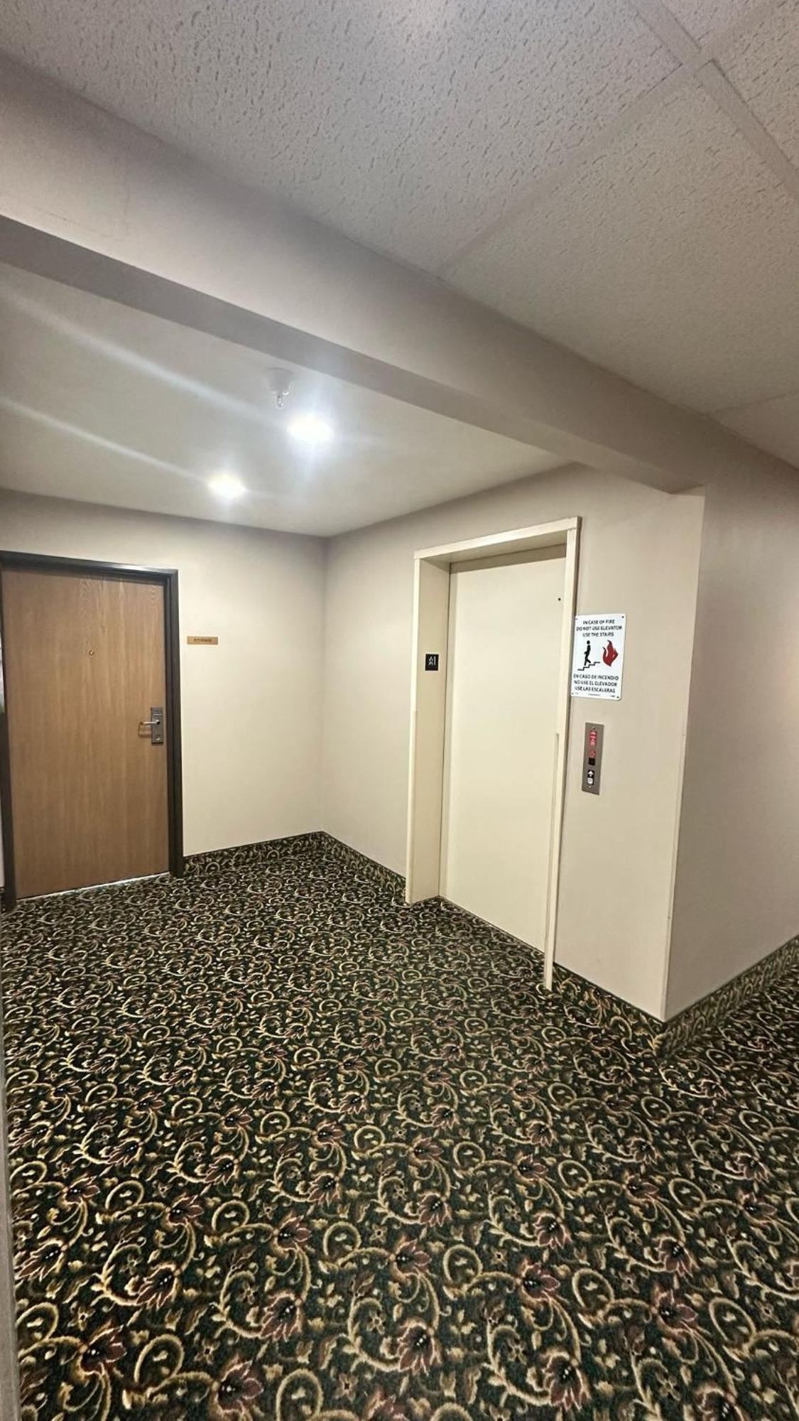 Burgundy Inn & Suites By Oyo El Paso Bagian luar foto