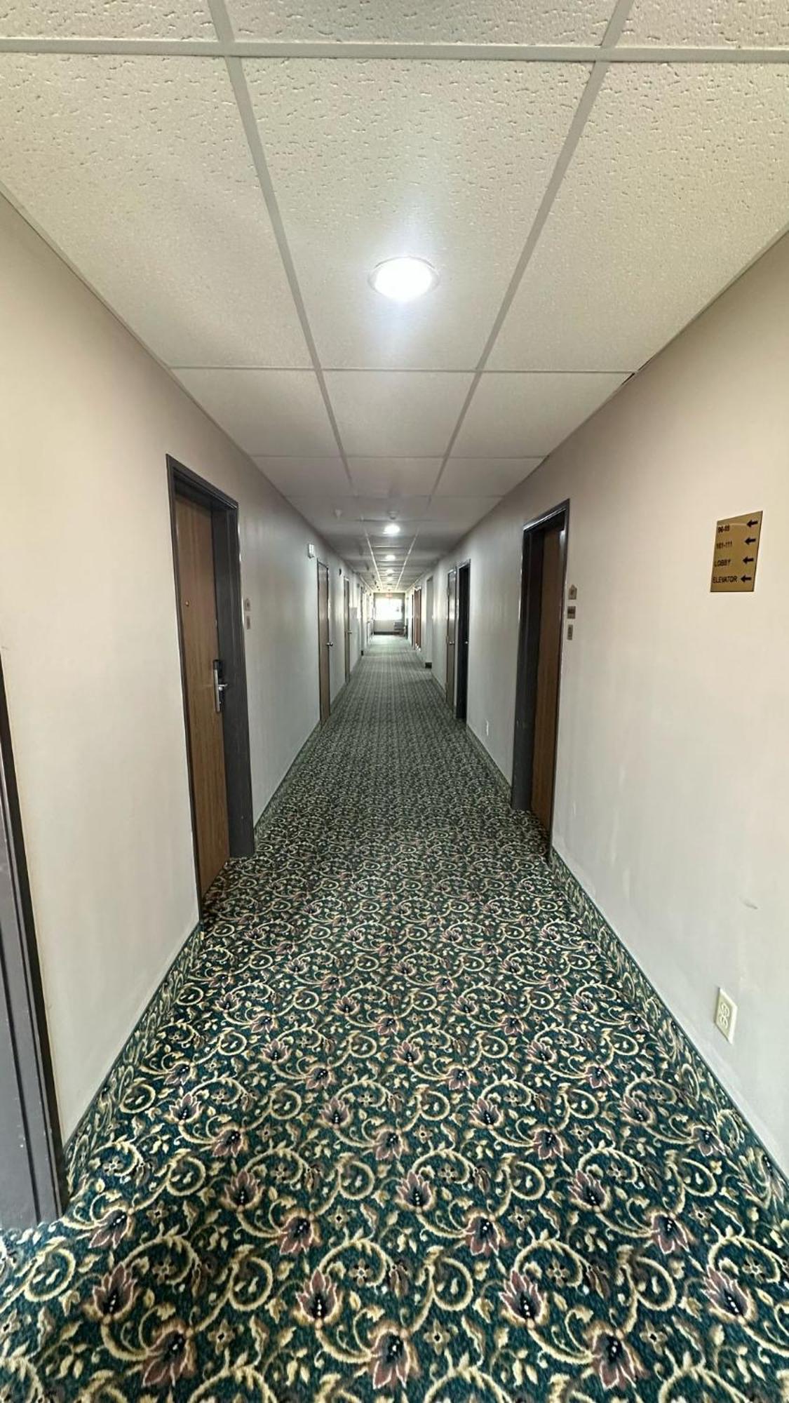 Burgundy Inn & Suites By Oyo El Paso Bagian luar foto